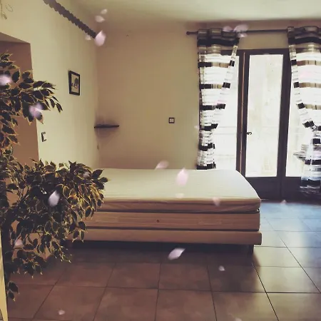 Lejlighed Appart Terrasse Mireille Beaucaire (Gard)
